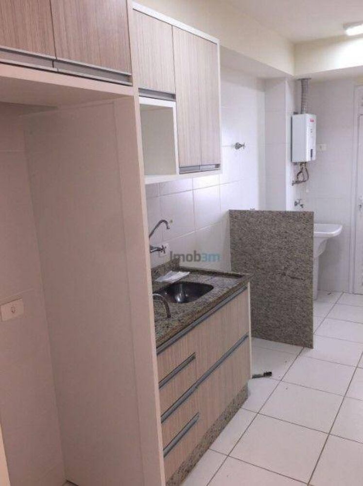 Apartamento para alugar com 3 quartos, 78m² - Foto 2
