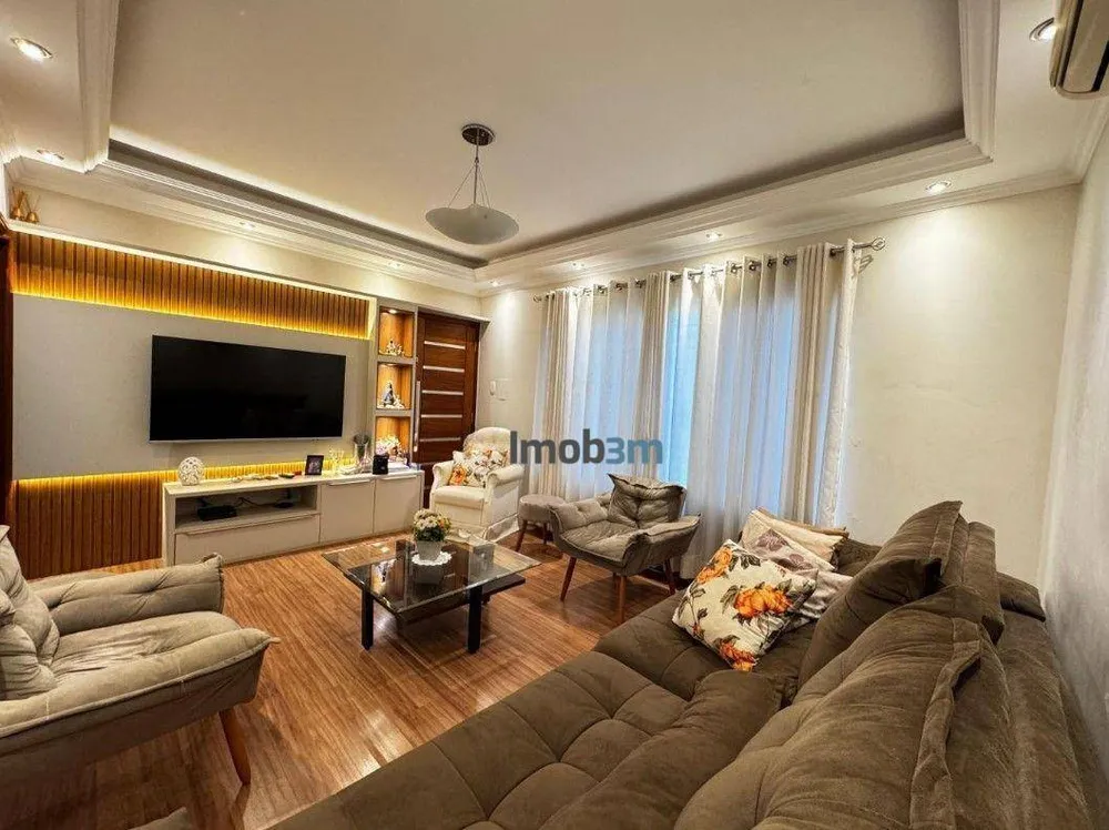 Casa, 3 quartos, 177 m² - Foto 1