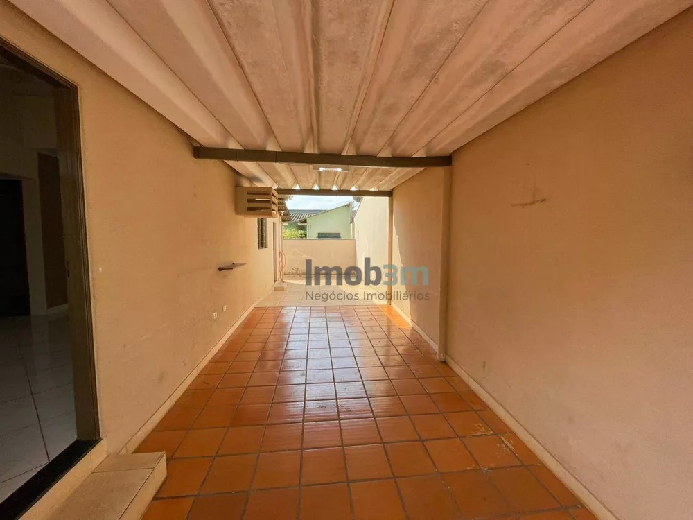 Casa à venda com 4 quartos, 190m² - Foto 3