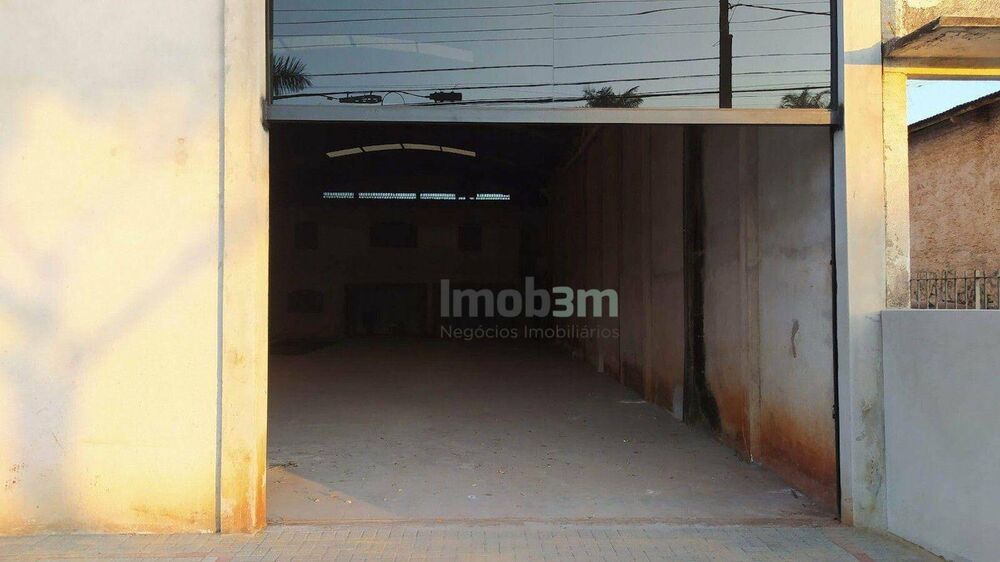 Depósito-Galpão-Armazém para alugar, 303m² - Foto 2