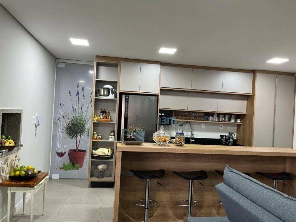 Apartamento à venda com 2 quartos, 103m² - Foto 1