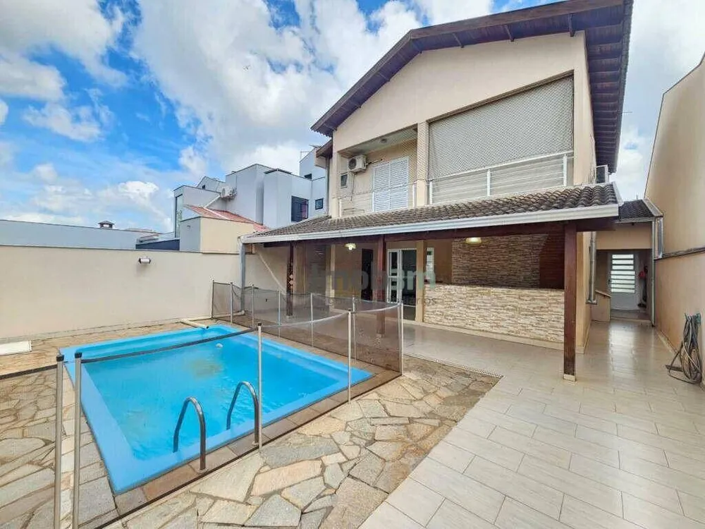 Sobrado, 3 quartos, 190 m² - Foto 1