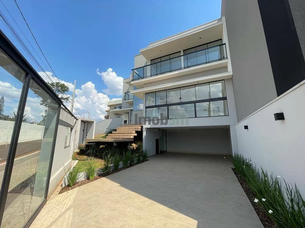 Sobrado, 3 quartos, 203 m² - Foto 1