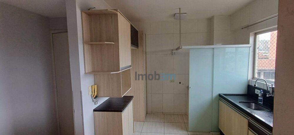 Apartamento à venda com 3 quartos, 75m² - Foto 2
