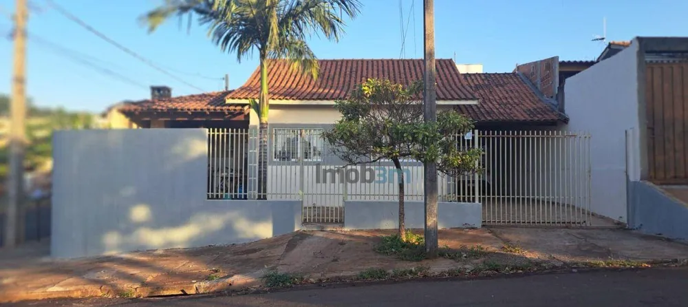 Casa, 6 quartos, 180 m² - Foto 1
