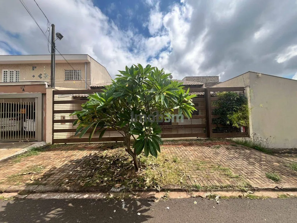 Casa, 4 quartos, 240 m² - Foto 1
