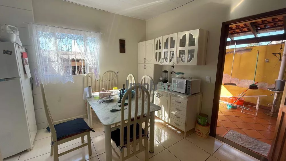 Casa à venda com 3 quartos, 160m² - Foto 4