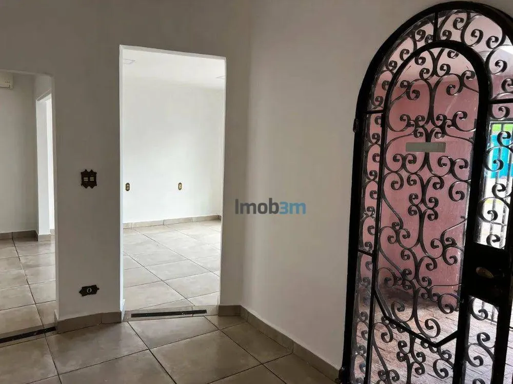 Casa, 5 quartos, 220 m² - Foto 1