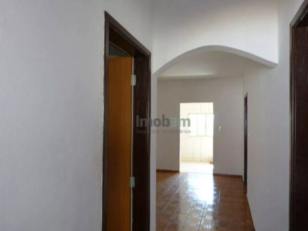 Casa à venda com 3 quartos, 98m² - Foto 4