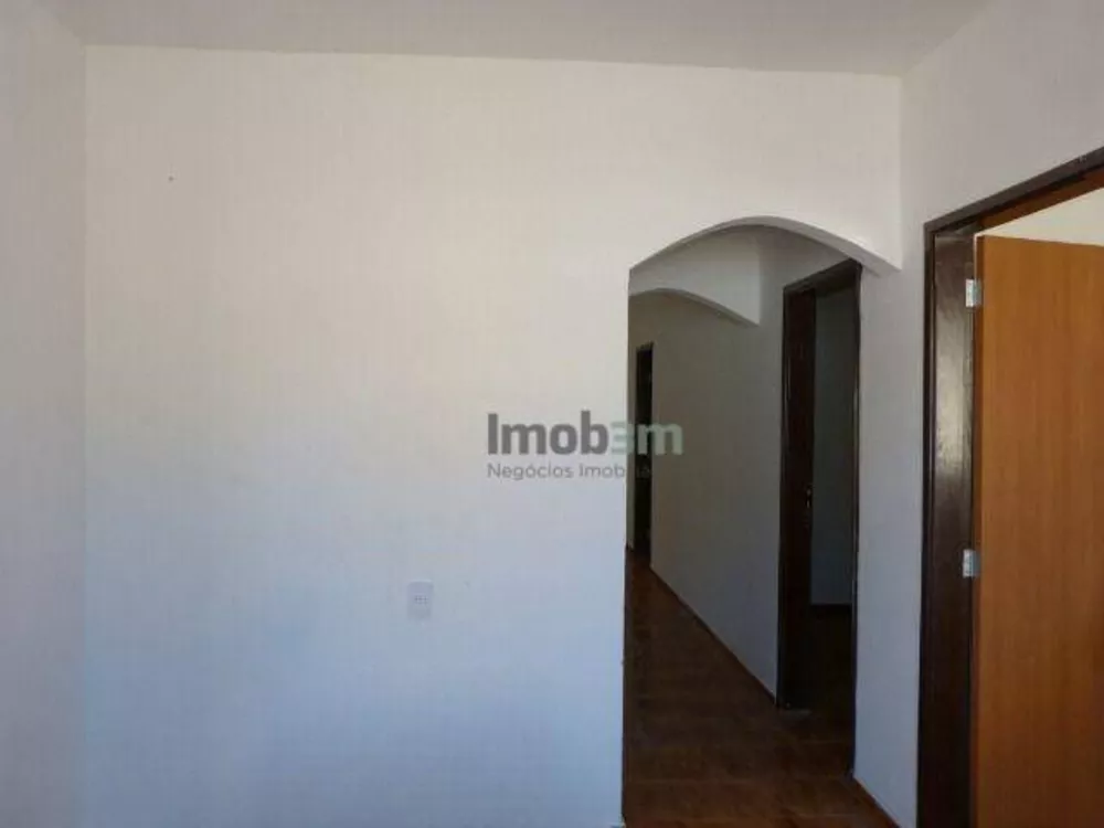 Casa à venda com 3 quartos, 98m² - Foto 2