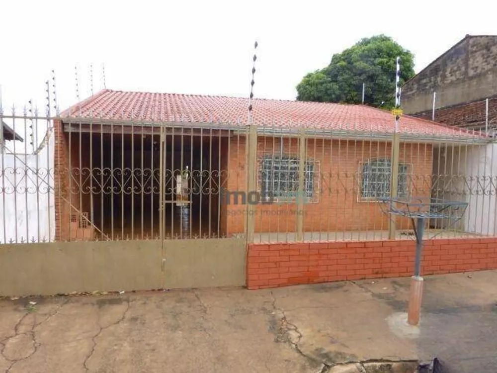 Casa à venda com 3 quartos, 98m² - Foto 1