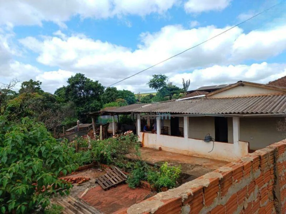 Chácara, 4 quartos, 675 m² - Foto 1