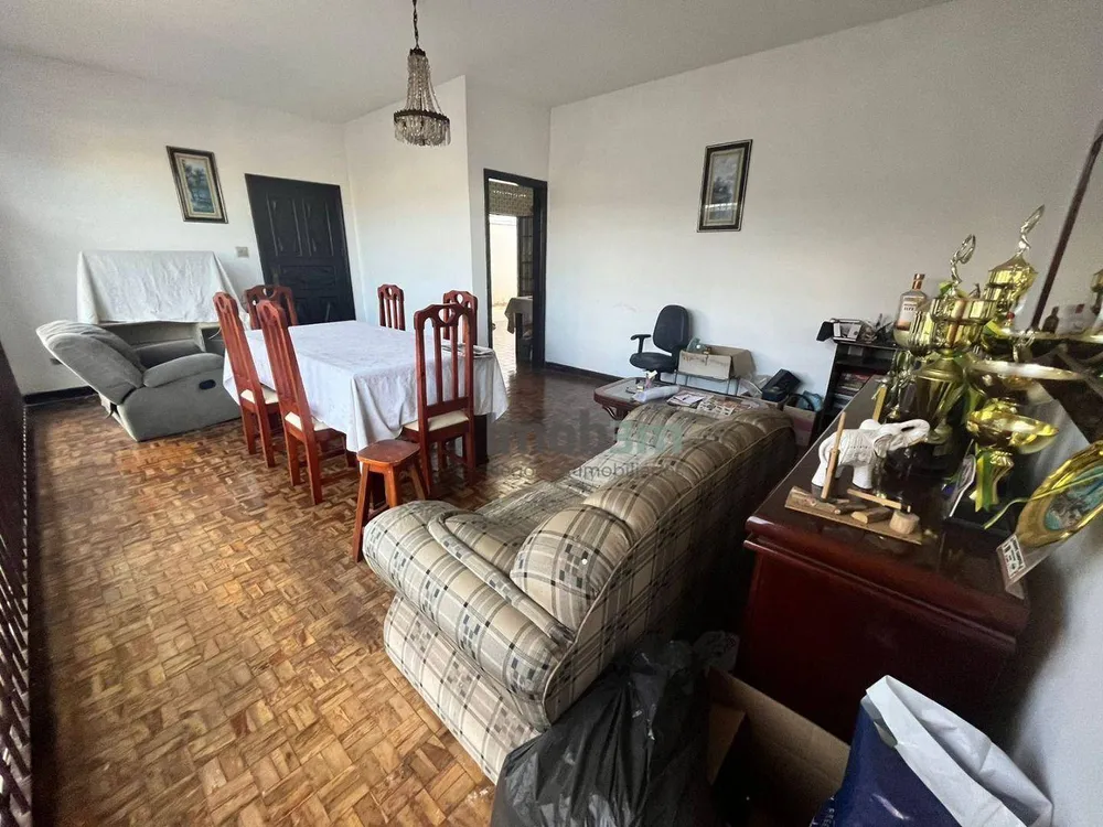 Casa, 4 quartos, 210 m² - Foto 1