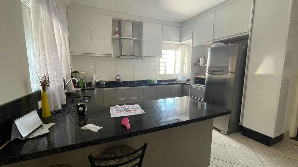 Casa, 6 quartos, 222 m² - Foto 3