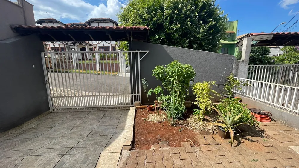 Casa, 6 quartos, 222 m² - Foto 2