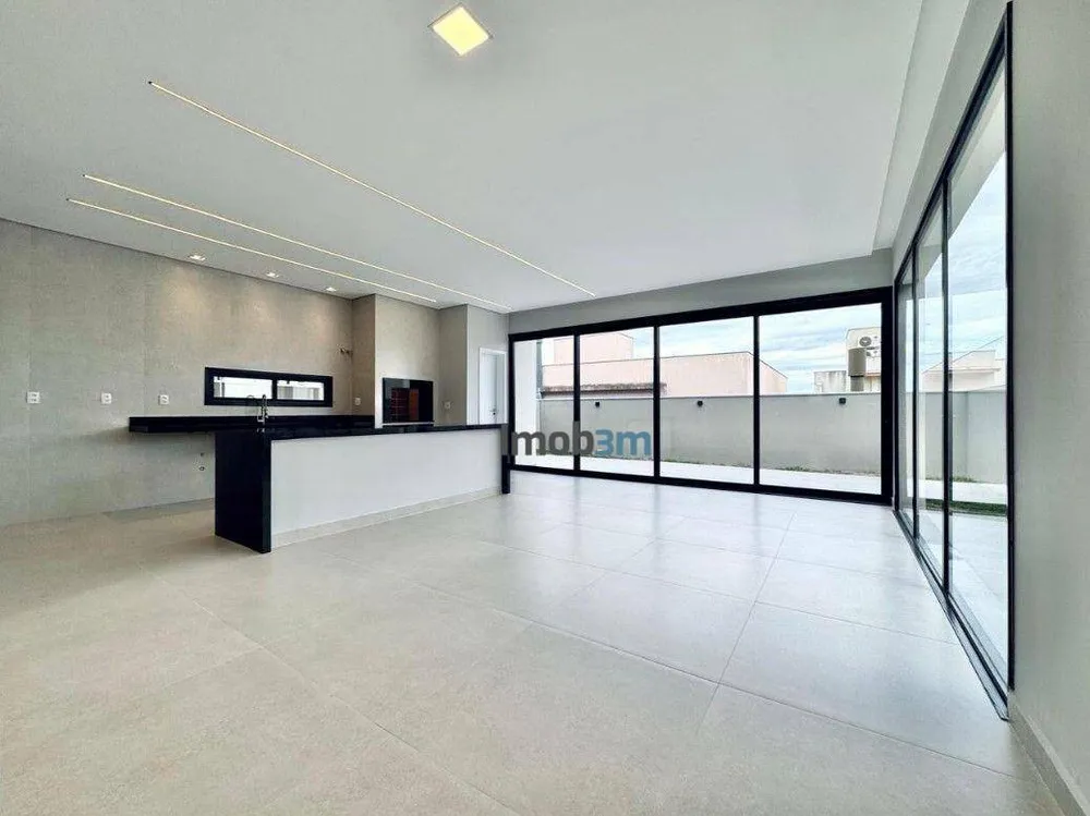 Sobrado, 3 quartos, 209 m² - Foto 1