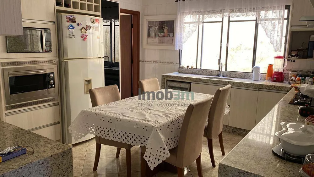 Casa, 3 quartos, 272 m² - Foto 4