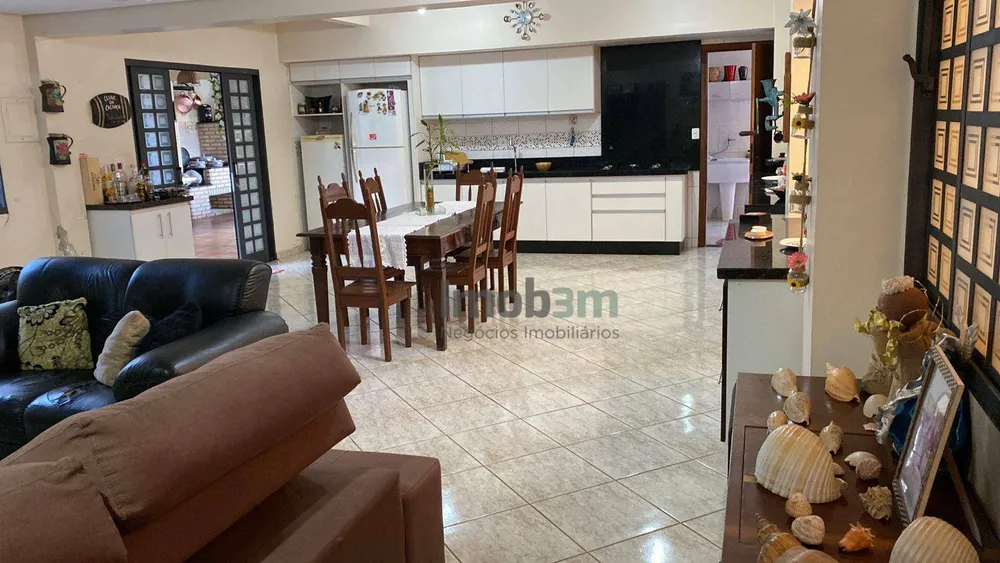 Casa, 3 quartos, 272 m² - Foto 2