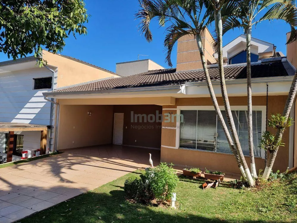 Casa de Condomínio à venda com 4 quartos, 190m² - Foto 1