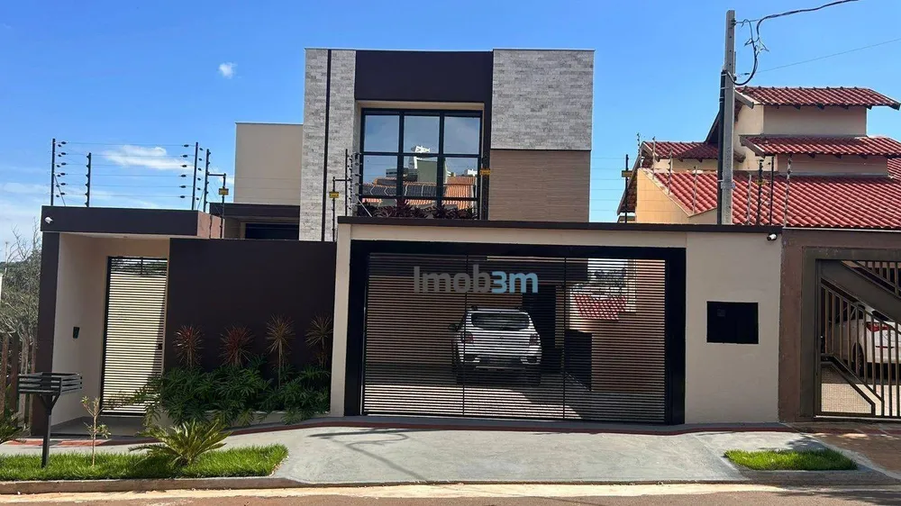 Sobrado, 3 quartos, 226 m² - Foto 1
