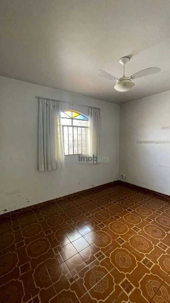 Casa, 4 quartos, 223 m² - Foto 3