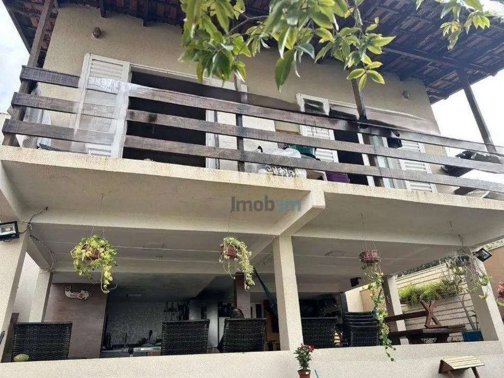 Casa, 3 quartos, 196 m² - Foto 1
