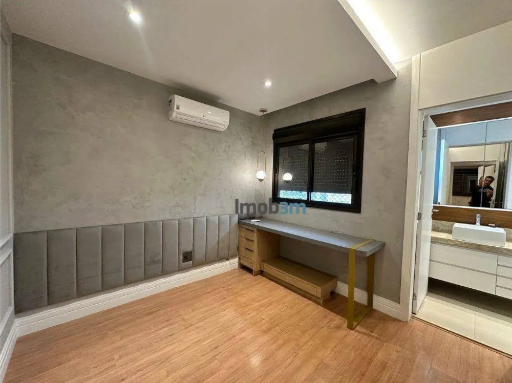 Apartamento, 3 quartos, 136 m² - Foto 1