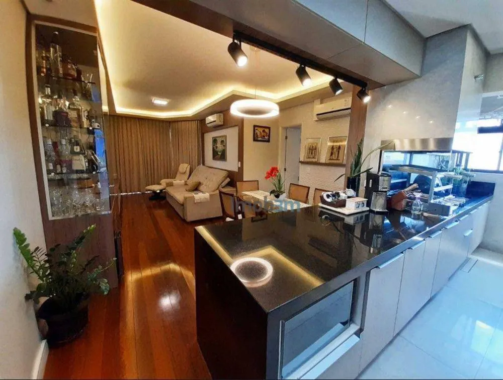 Apartamento, 3 quartos, 134 m² - Foto 1