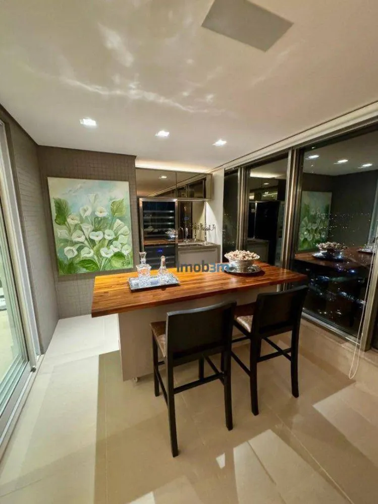 Apartamento, 3 quartos, 269 m² - Foto 1