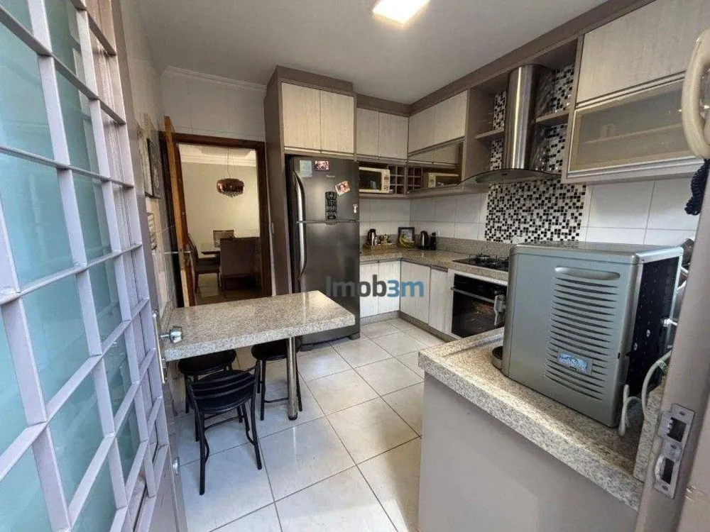 Casa, 4 quartos, 178 m² - Foto 9