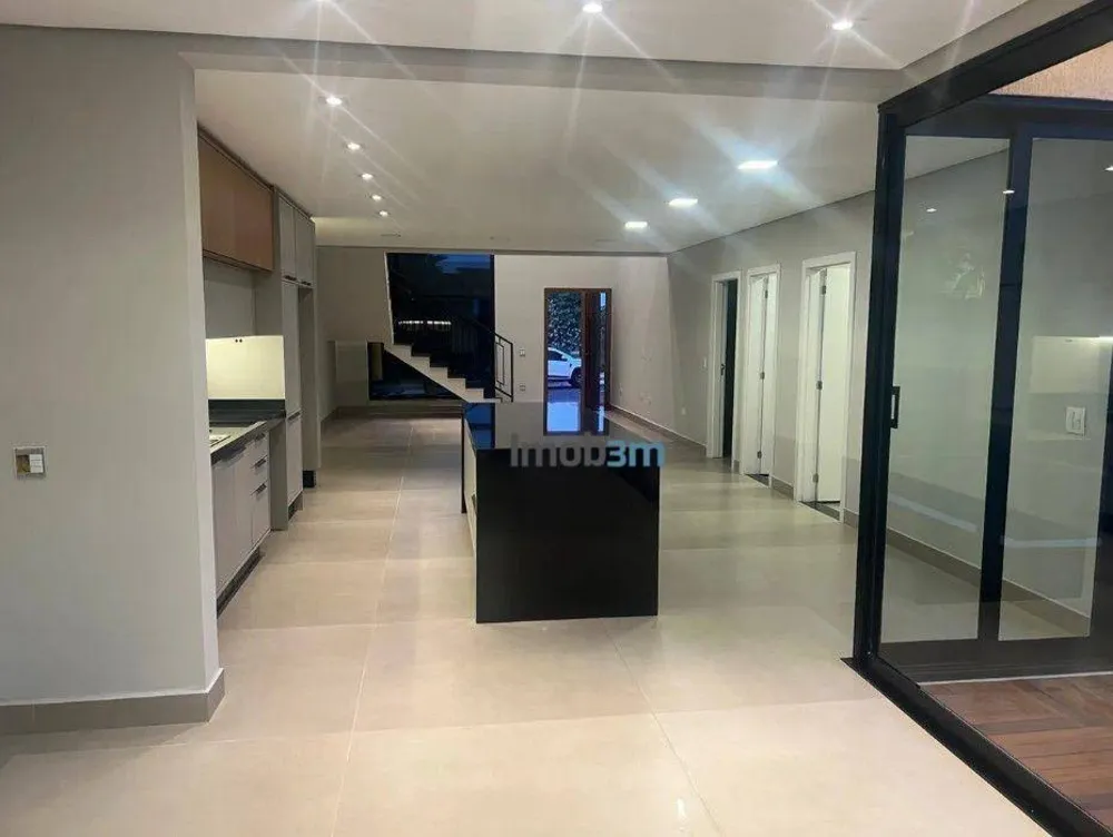 Sobrado, 4 quartos, 258 m² - Foto 1