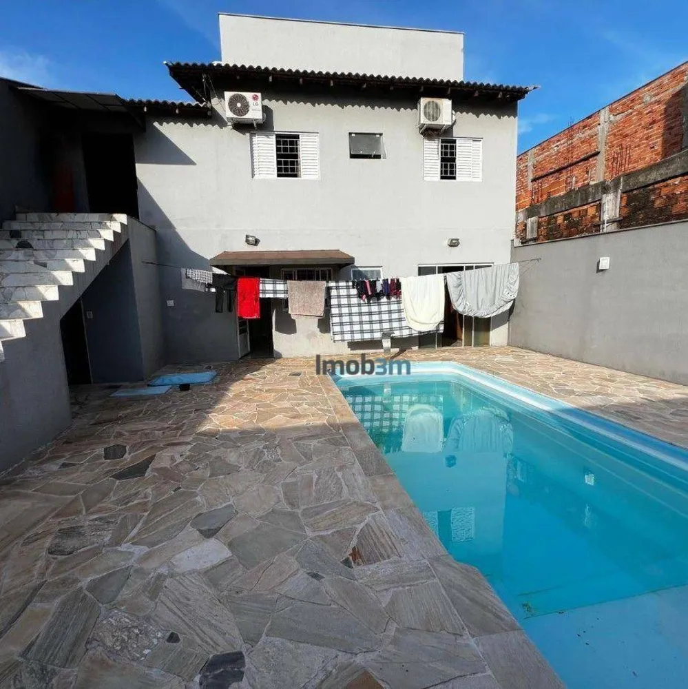 Sobrado, 3 quartos, 200 m² - Foto 1