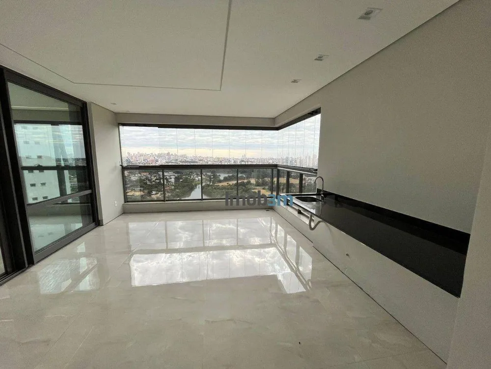 Apartamento, 3 quartos, 232 m² - Foto 2