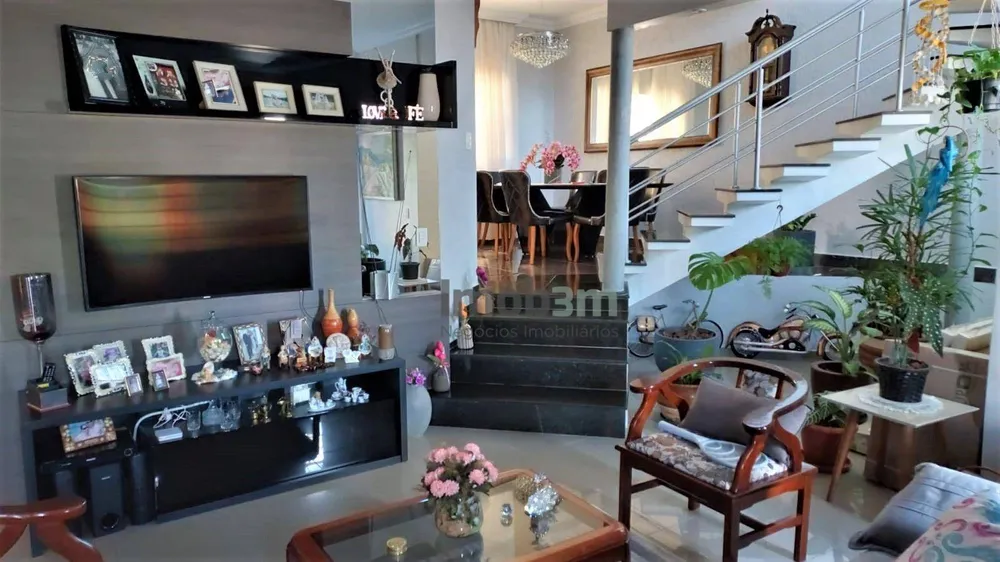 Sobrado, 3 quartos, 233 m² - Foto 1