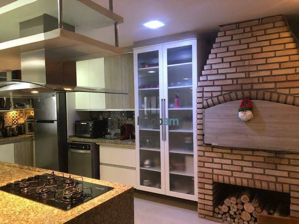 Casa, 3 quartos, 245 m² - Foto 2