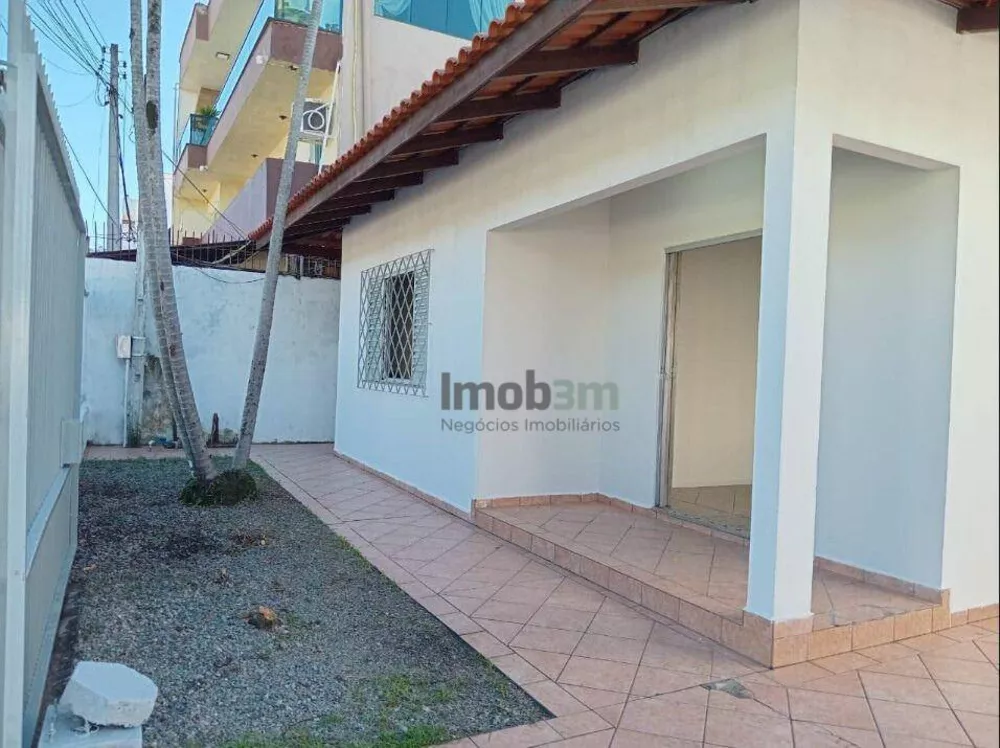 Casa à venda com 3 quartos, 116m² - Foto 2