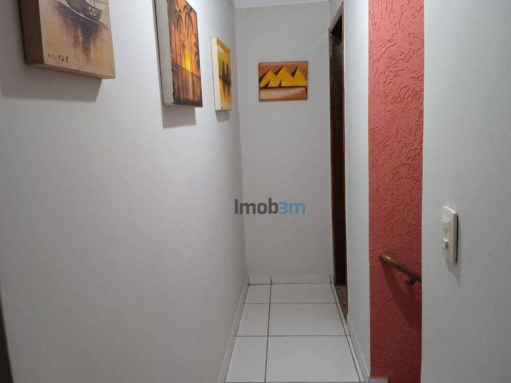 Sobrado à venda com 6 quartos, 180m² - Foto 2