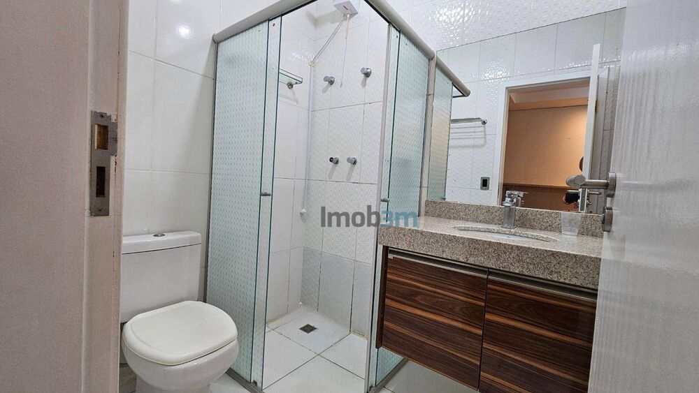 Casa à venda com 2 quartos, 125m² - Foto 2