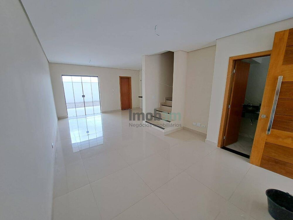 Sobrado à venda com 3 quartos, 120m² - Foto 1