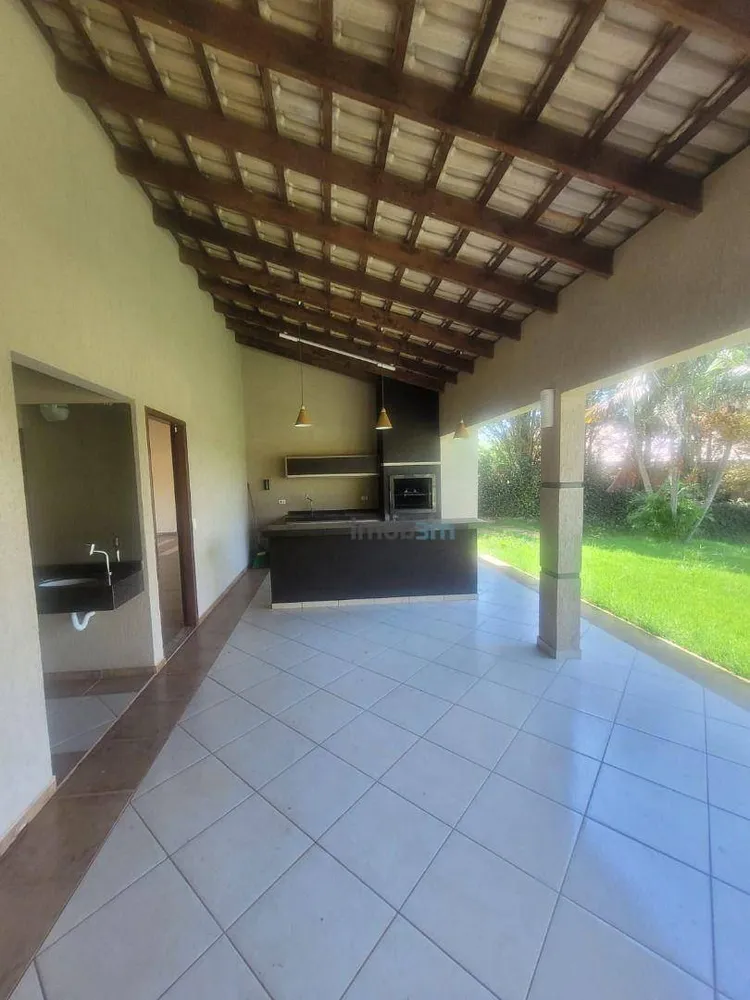 Chácara, 3 quartos, 2500 m² - Foto 1