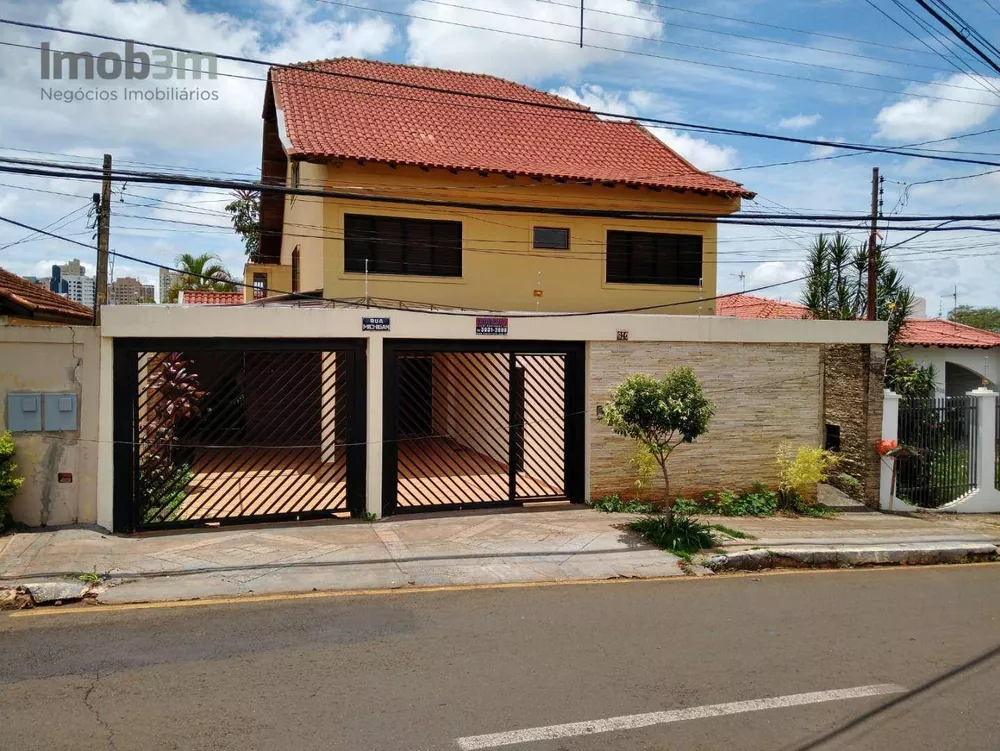 Casa à venda e aluguel com 4 quartos, 540m² - Foto 1