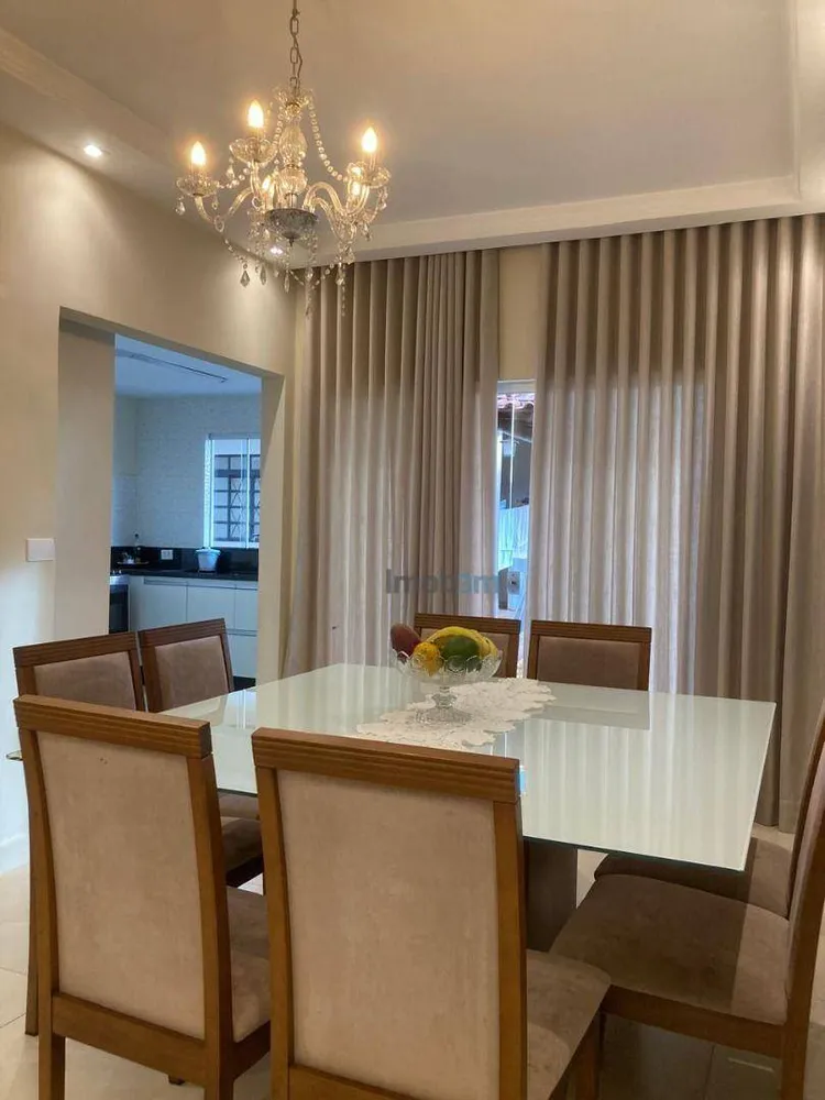 Casa, 3 quartos, 190 m² - Foto 2