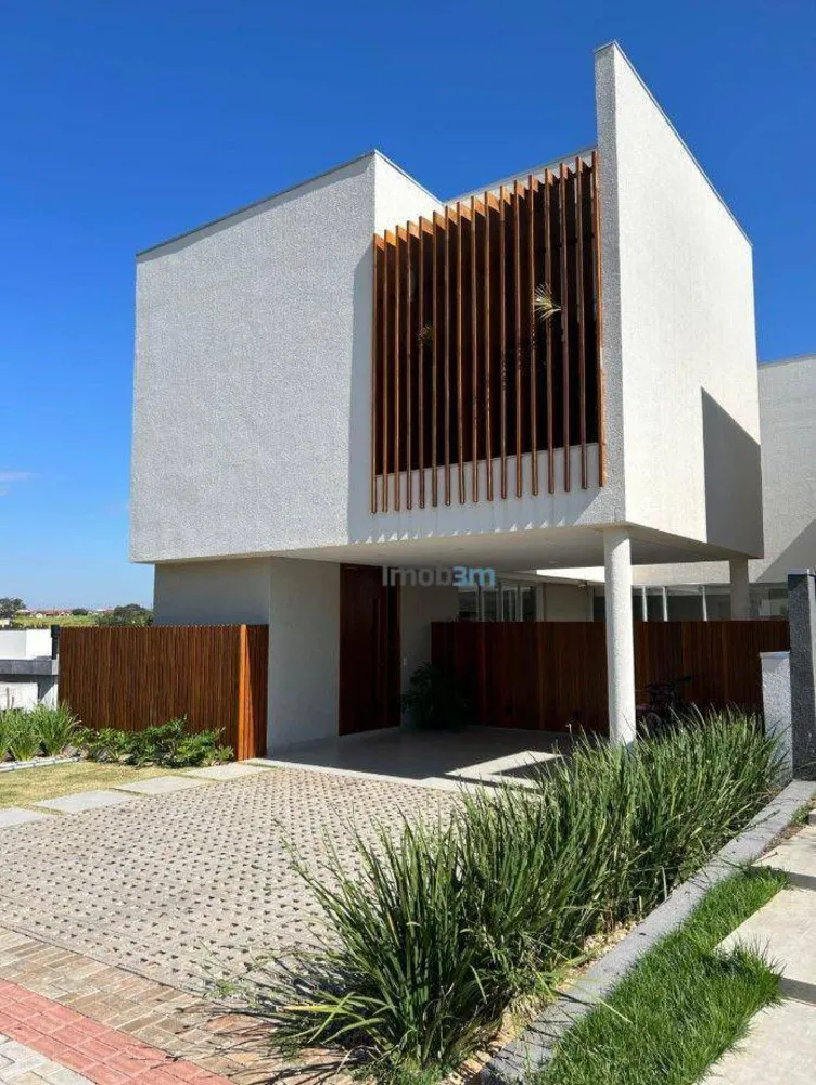 Sobrado, 3 quartos, 244 m² - Foto 1