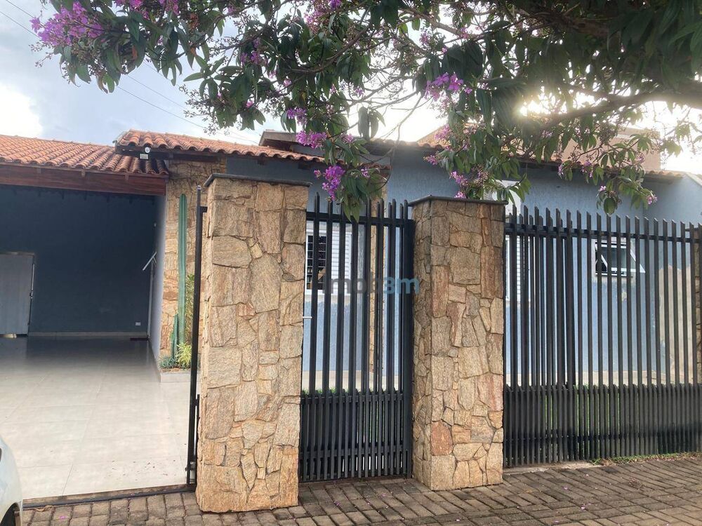 Casa à venda com 3 quartos, 190m² - Foto 4