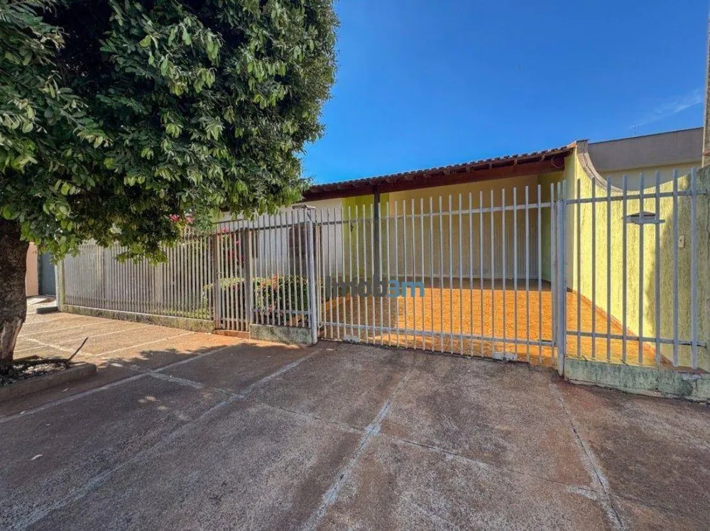 Casa, 4 quartos, 205 m² - Foto 1