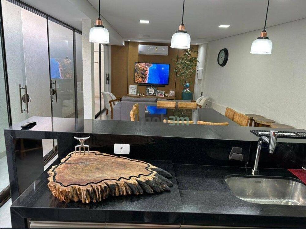 Casa, 3 quartos, 239 m² - Foto 2