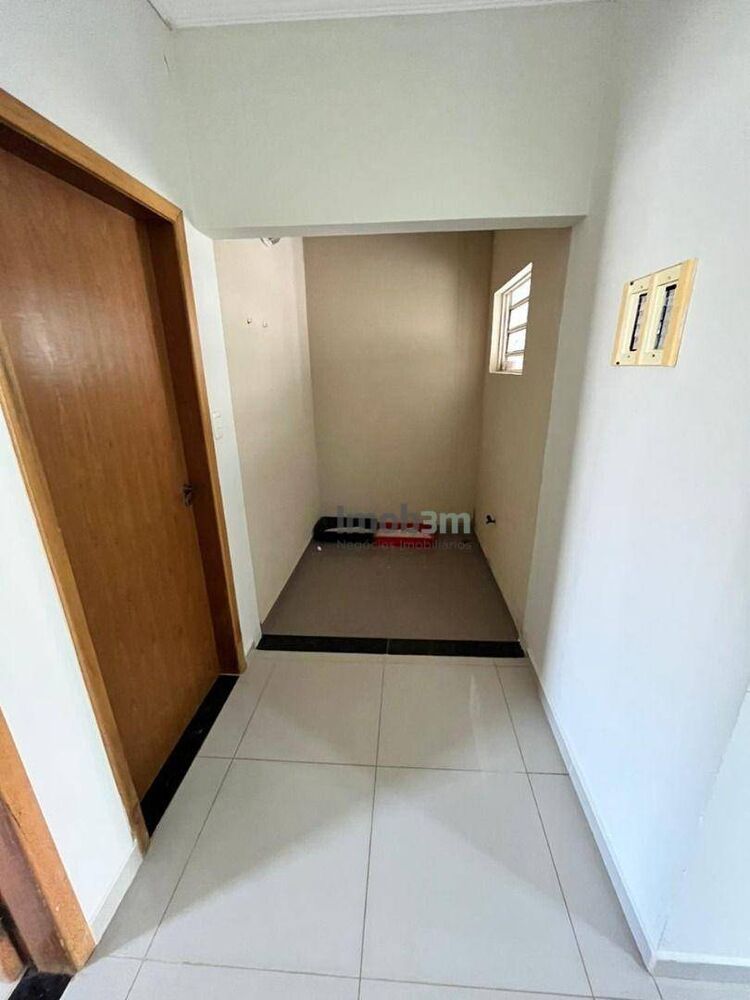 Casa à venda com 3 quartos, 104m² - Foto 1