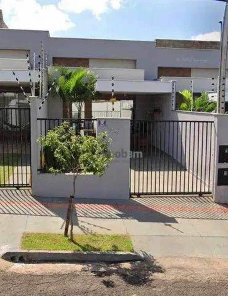 Casa à venda com 2 quartos, 150m² - Foto 1