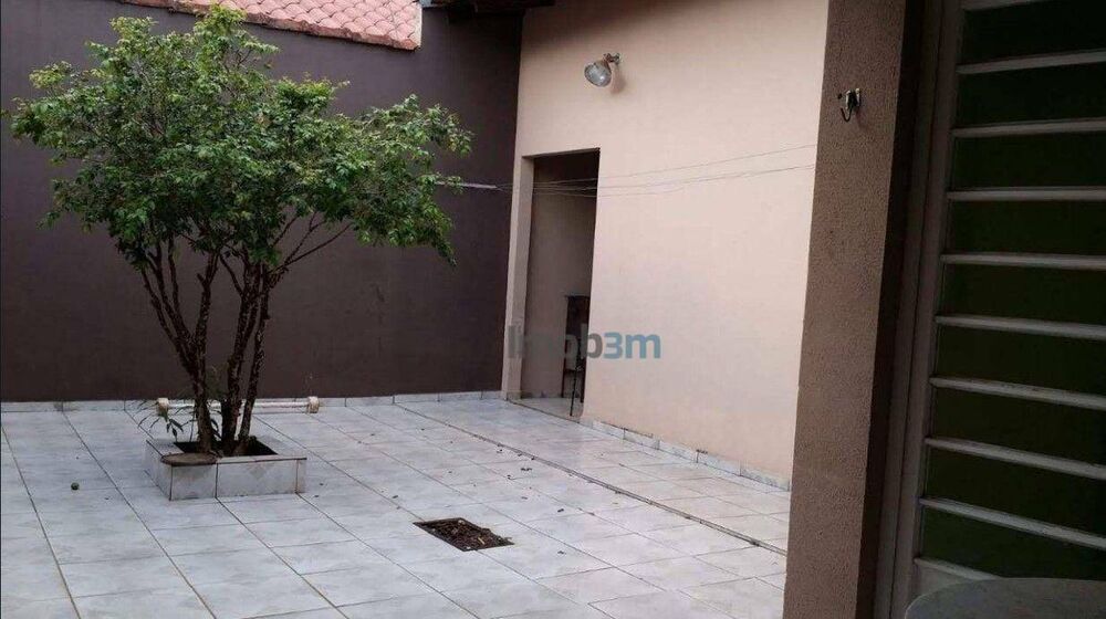 Casa à venda com 3 quartos, 120m² - Foto 4