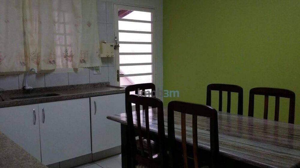 Casa à venda com 3 quartos, 120m² - Foto 2